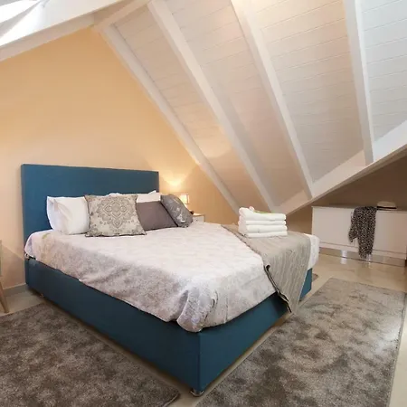 Vinieris Villas - Lagoon Diamond Loft